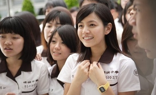 盘点娱乐圈校服女神 清纯依旧