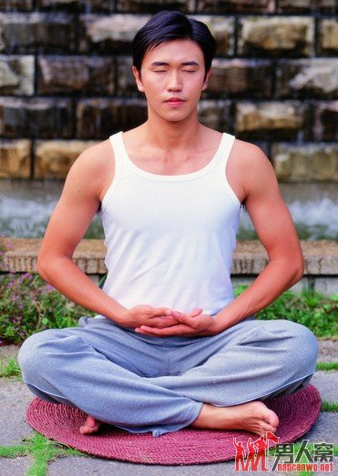 对抗男性健康危机 男人练瑜伽的好处