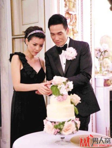 陈豪300万巴黎举行浪漫婚礼 陈茵薇疑似怀孕甜蜜非常