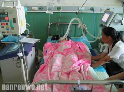 母亲被女儿捅伤腹部 14岁少女为早恋不惜伤母