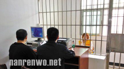 18岁少女被勒索60万元 嫌疑人竟是姑姑的男友