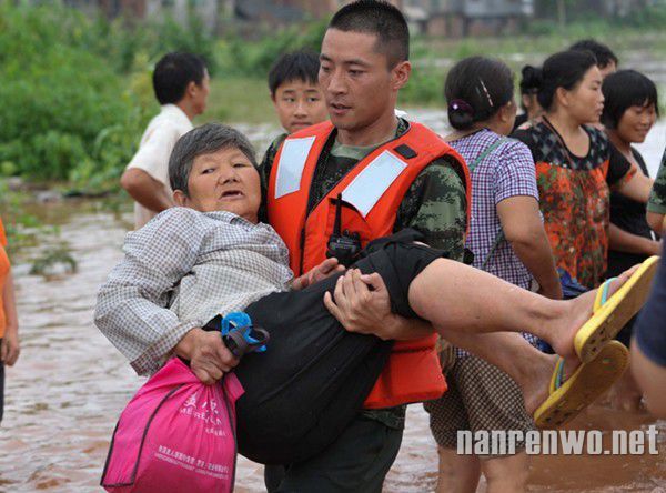 暴雨致重庆潼南遭洪灾 受灾人口逾10万