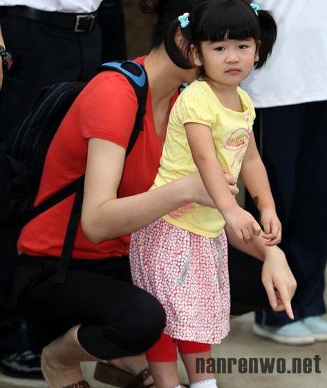 姚明、叶莉女儿曝光 三岁身高达1米1