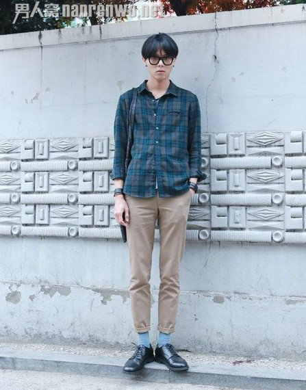 韩国男生夏日街拍做个邻家偶爸