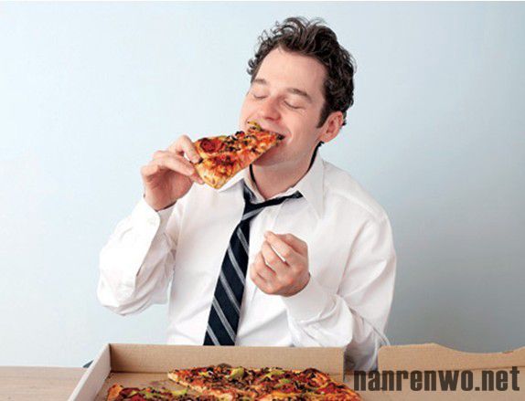警惕！暴饮暴食极伤胃