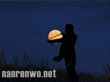 种月亮的人：懂得生活才能收获美丽
