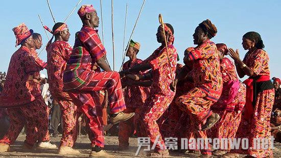 肯尼亚图尔卡纳湖：体验人类摇篮的民俗气息