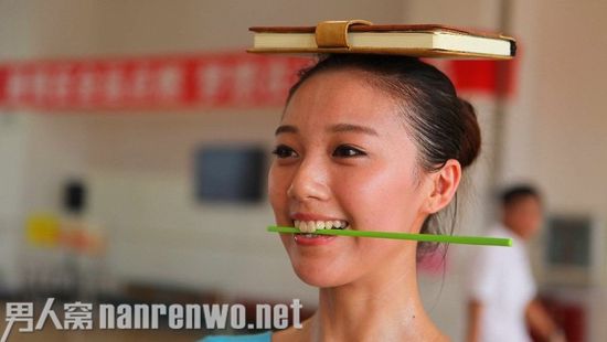 第十二届全运会礼仪小姐训练实拍 笑着也会哭