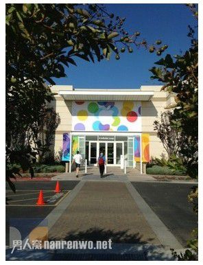 苹果发布会的会场已经布置完成 iPhone 5S/5C即将亮相