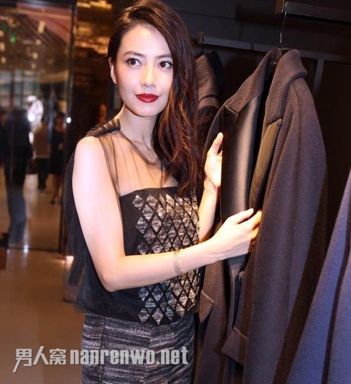 高圆圆摩登紧身性感十足