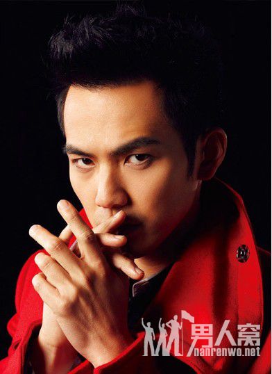 男星花轮头发型秀 演绎不同的个性