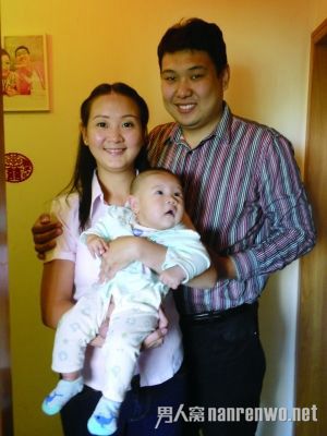 7岁养女知真相后知恩图报 照顾瘫痪养母