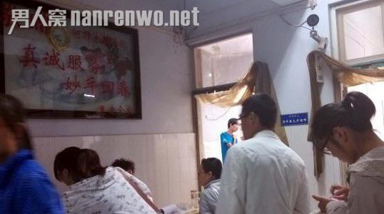 河南师范大学疑学生食物中毒 168人住院观察