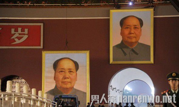 天安门城楼更换毛主席像 一年更换一次迎国庆
