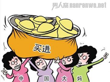 中国大妈黄金周香港抢金累瘫营业员 出手阔绰如买白菜