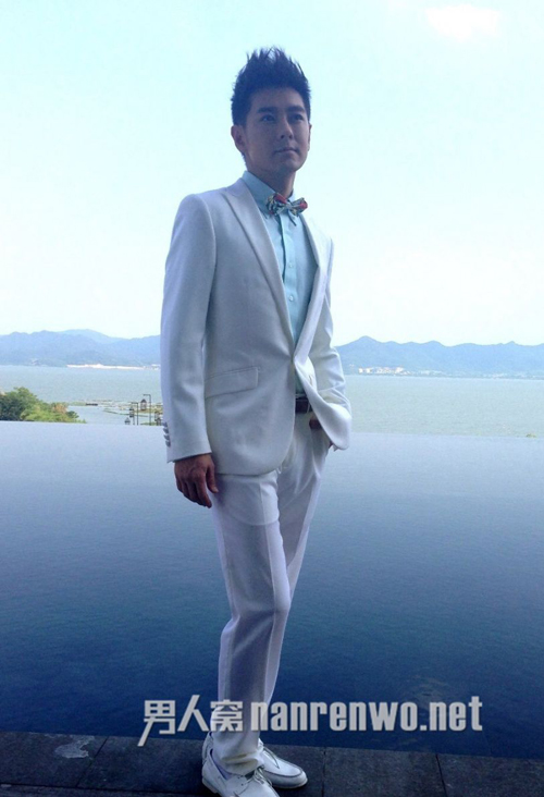 梦想家林志颖：小清新衬衫巧遮年龄