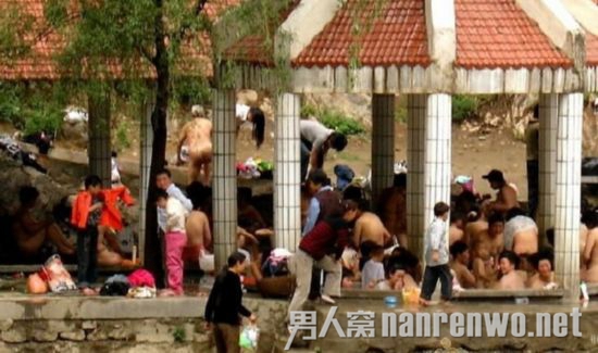 日本男女混浴：女性被骚扰多 古老习俗被扭曲