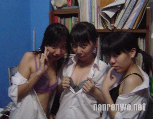 走进女生宿舍：妹子也疯狂！