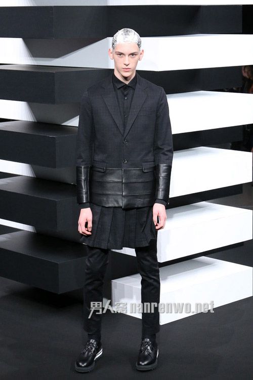 99%IS新品：小短裙穿起来你照样是个爷们