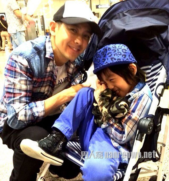 《爸爸去哪儿》爆红 林志颖与kimi的剧服盘点