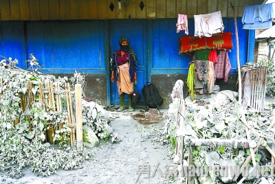 印尼火山爆发致千人紧急转移