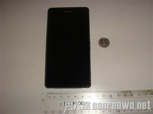 콢Xpiera Z1 miniȿ
