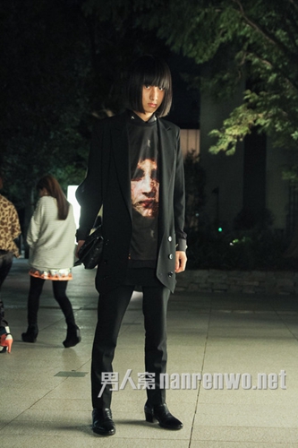 人物印花卫衣男