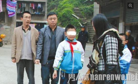 四川“讹人老太”续：拒绝道歉