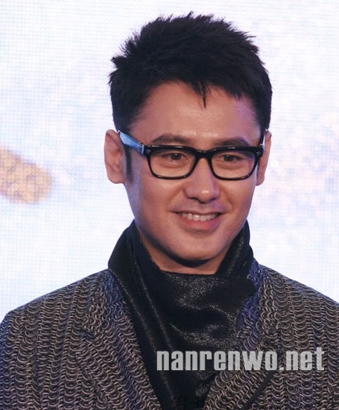 吴秀波帅气登杂志封面 百变发型萌到底