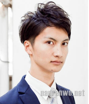 精致男生烫发图片 立现男士不凡气质