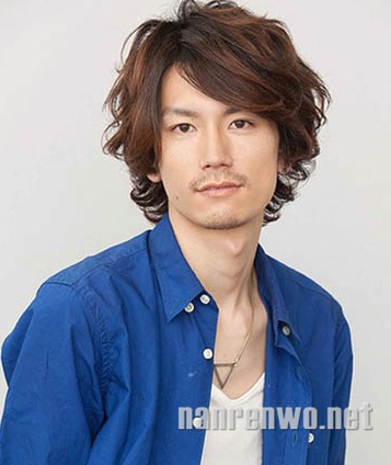 精致男生烫发图片 立现男士不凡气质