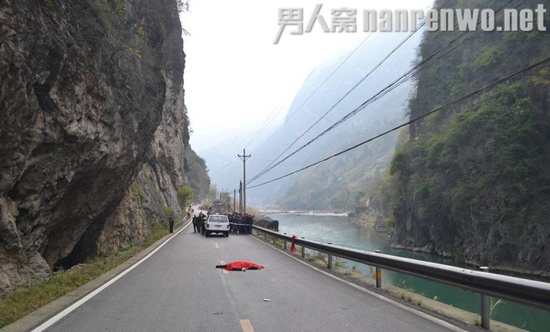 重庆夫妻跳崖双双身亡