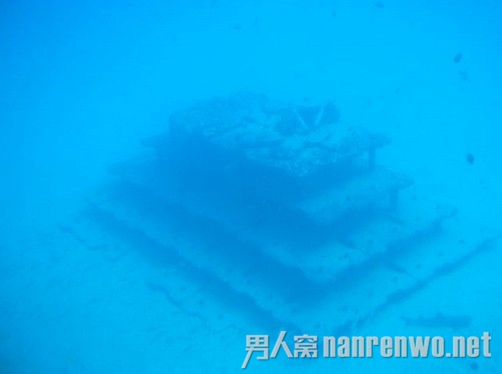 大西洋惊现海底金字塔