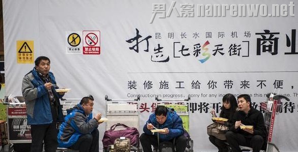 云南大雪致万人滞留
