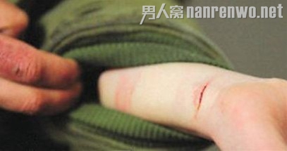 少年在家中强奸14岁女生