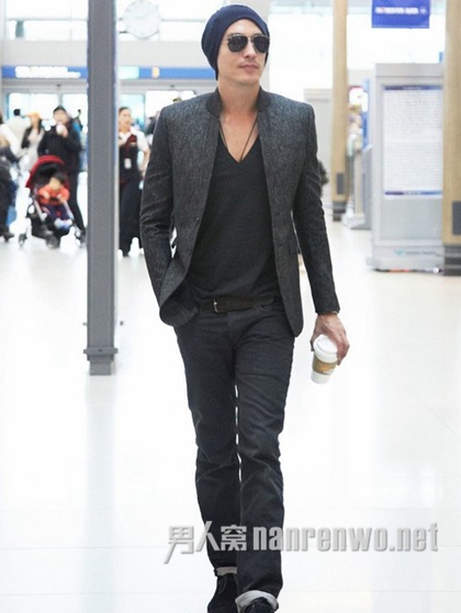 Daniel Henney 简约穿搭成时尚指标