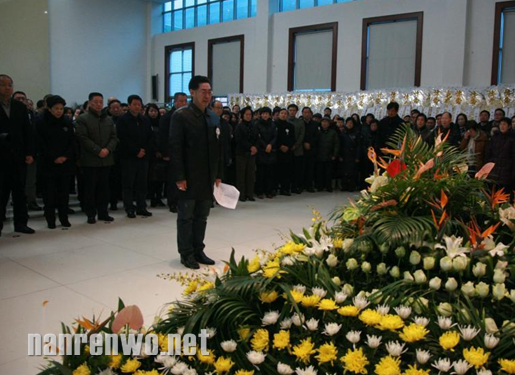 六龄童家庭纠纷 数名亲友追悼会大打出手