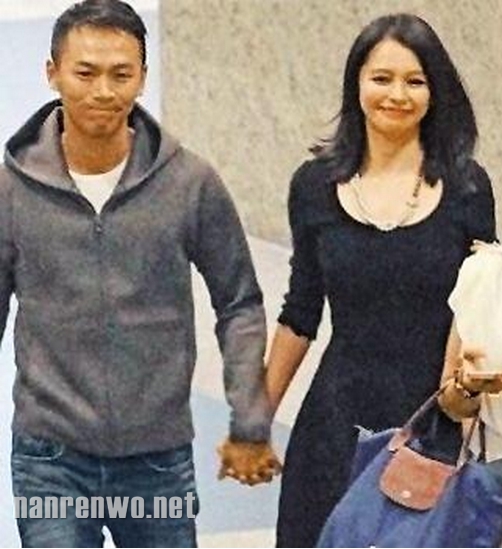 徐若瑄微博晒婚戒公布婚讯：我结婚了！  