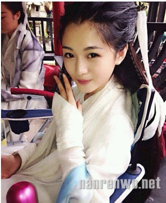 小龙女替身美貌完爆陈妍希 黑龙江在读仅19岁