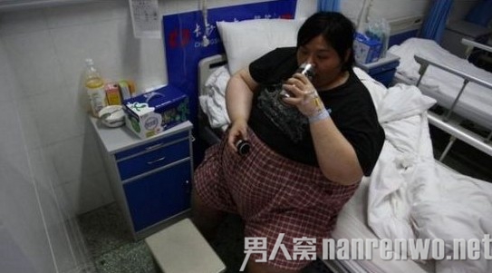 长沙35岁男子体重400多斤