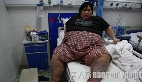 长沙35岁男子体重400多斤