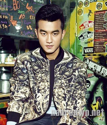 快男于湉复古大片 露额发型显霸气  