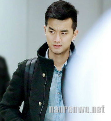 快男于湉复古大片 露额发型显霸气  