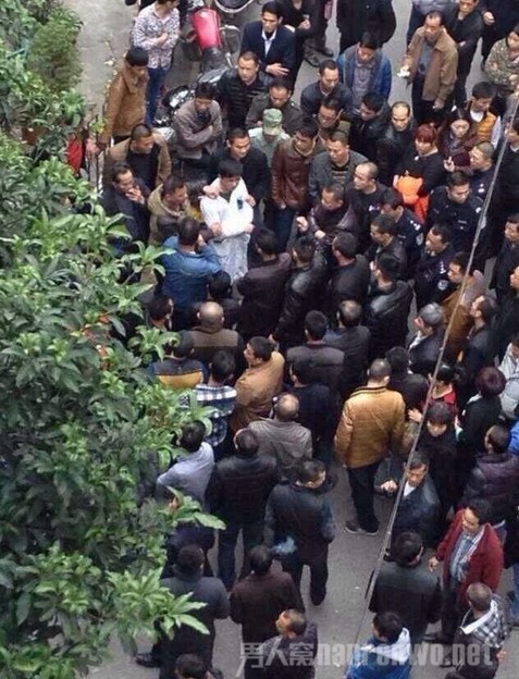 死者家属押医生游行引反思