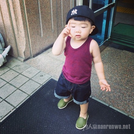 看那..