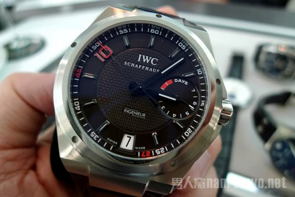 IWC联手齐达内推新款腕表