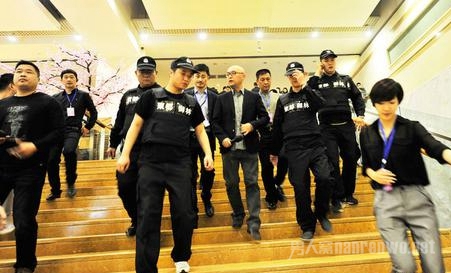 孟非出席地产活动