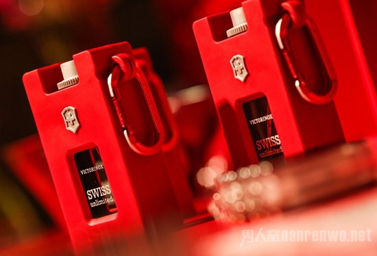 ʿά Swiss Unlimited ʿˮ Ʒ