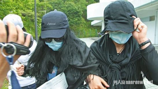 李悦彤现身殓房办理认尸手续
