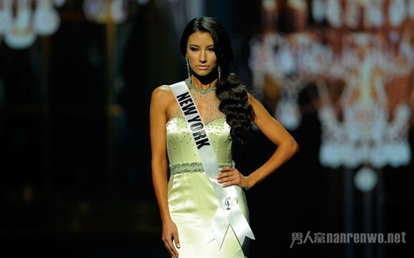 美国小姐进行时：数位佳丽争艳斗美 画面诱人